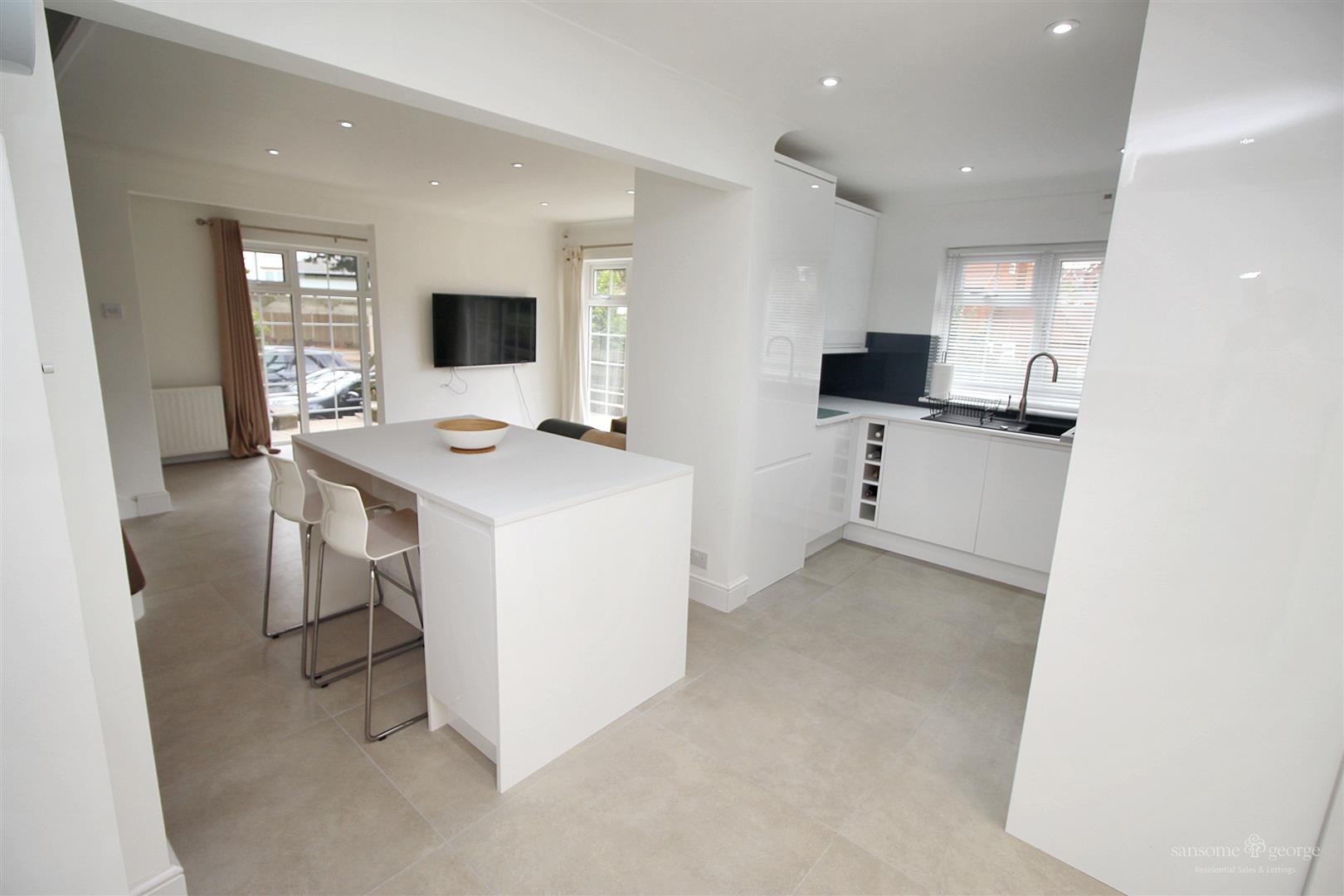 Lower Elmstone Drive, Tilehurst, Reading